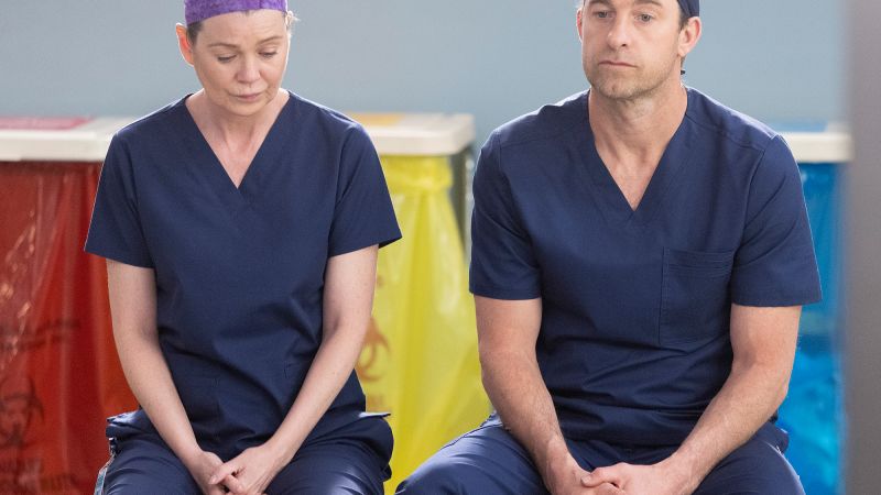 Class Is In Session! New ‘Grey’s Anatomy’ Residents Bond Ahead of Season 19 #Grey’sAnatomy