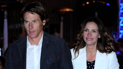Julia Roberts Celebrates 20 Years With Danny Moder: 'Can't Stop Kissing'