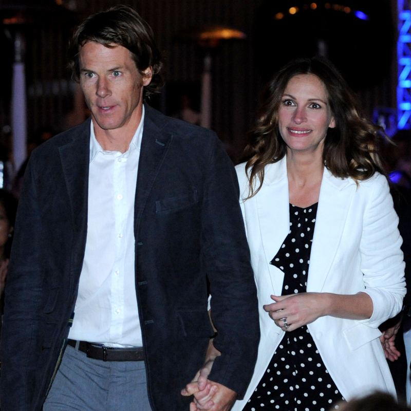Julia Roberts Celebrates 20 Years With Danny Moder: 'Can't Stop Kissing'