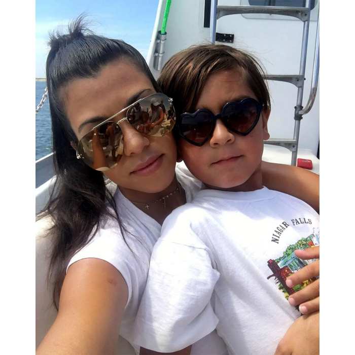 Kourtney Kardashian s'adresse aux prétendus comptes de médias sociaux de son fils Mason
