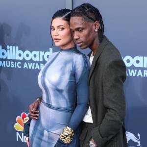 Kylie Jenner Left Pregnant Emoji Comment Travis Scott Instagram