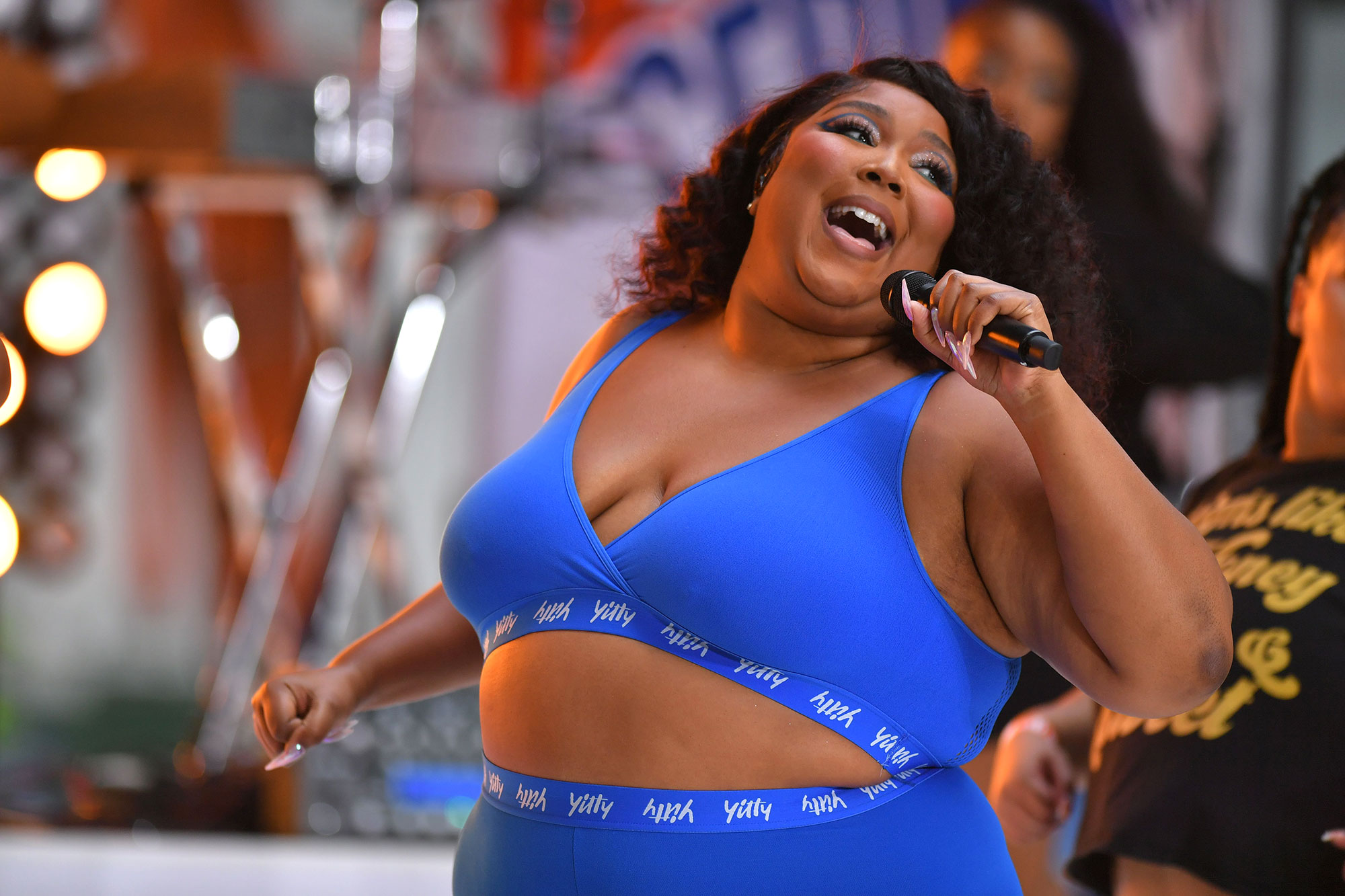 Lizzo Wows in Blue Shapewear During 'Today' Performance: Photo