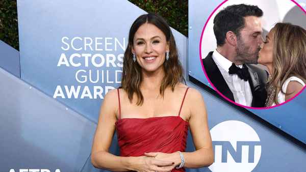 Promo Jennifer Garner Vacations in Lake Tahoe as Ex-Husband Ben Affleck Marries Jennifer Lopez in Las Vegas