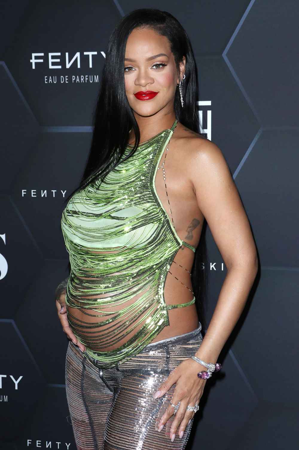 Rihanna makes fashion history - The Columbian
