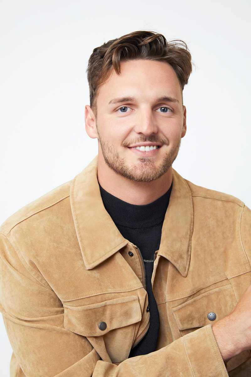 Who Is Logan Palmer 5 Things Know About Season 19 Bachelorette Contestant