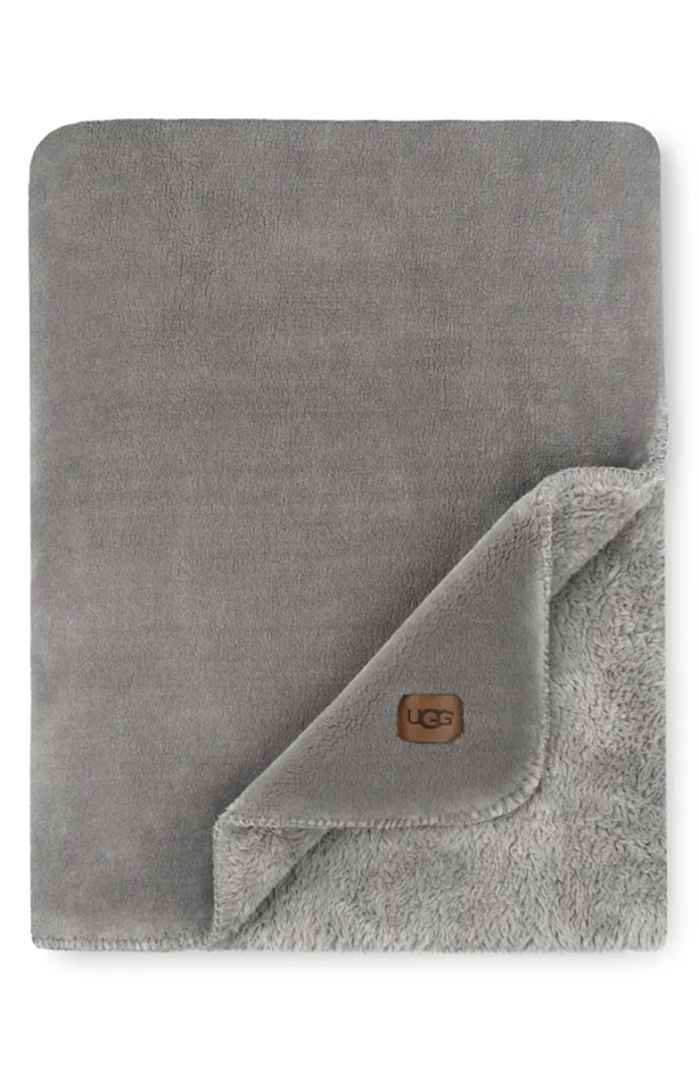 nordstrom-anniversary-sale-fast-sellouts-ugg-blanket