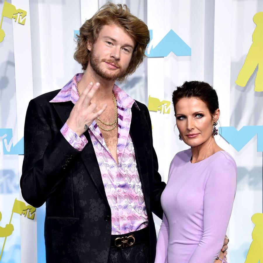 Addison Rae's Mom Sheri and Yung Gravy Pack on the PDA at the 2022 VMAs