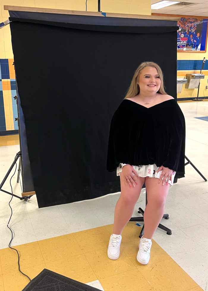 Alana 'Honey Boo Boo' Thompson Is All Grown Up In Her Senior Class Pics: You've Come So 'Far' Against 'All Odds'