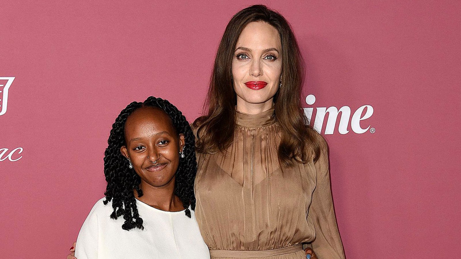 Angelina Jolie Does the Electric Slide With HBCU Alumni as Daughter Zahara Starts Spelman College