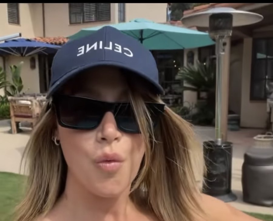 Ashley Tisdale on Mommy vacation