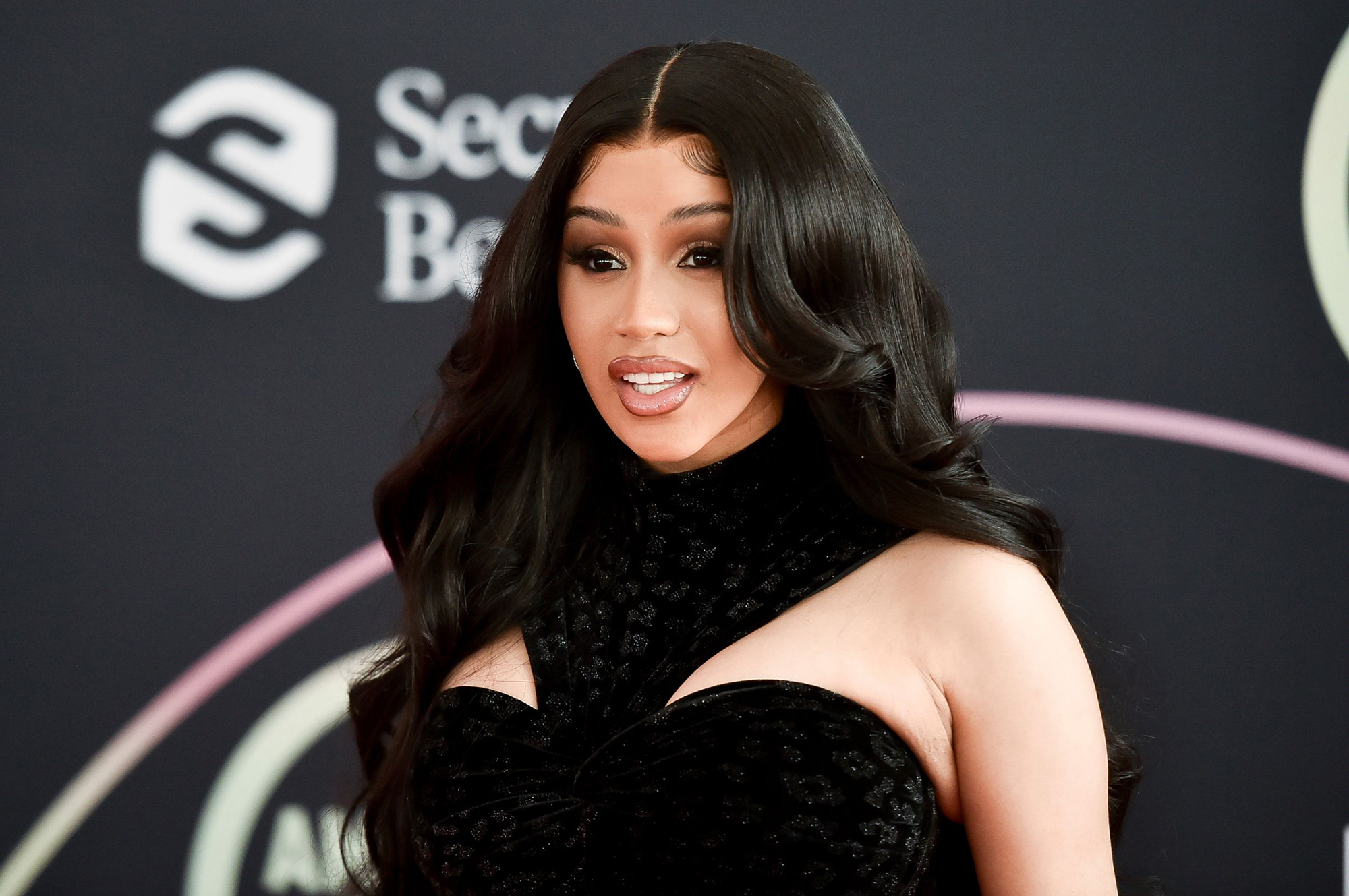 Check Out Cardi Bs Elegant Platinum Blonde Hairstyle in a New Set of Photos