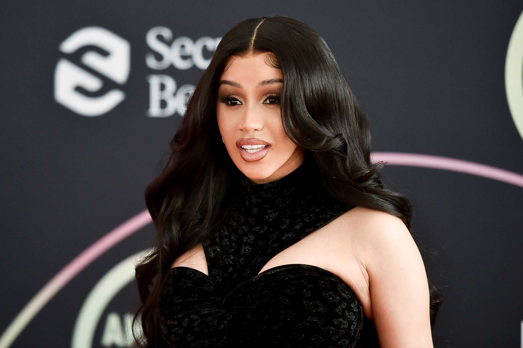 Cardi B Uses Boiled Onions to Wash Her Hair: Details on Her Homemade Hack for Healthy Growth