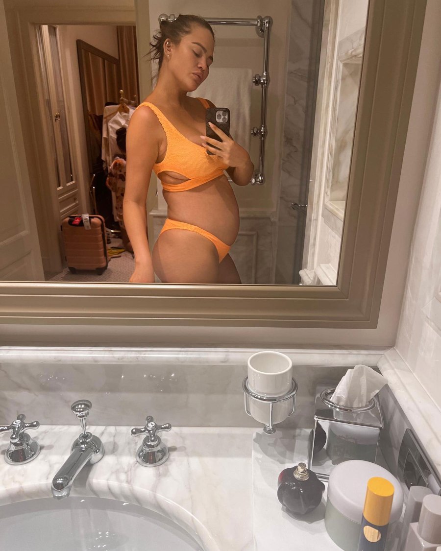 Chrissy Teigen Instagram Inside Pregnant Chrissy Teigen Italian Getaway With Husband John Legend Luna and Miles 3