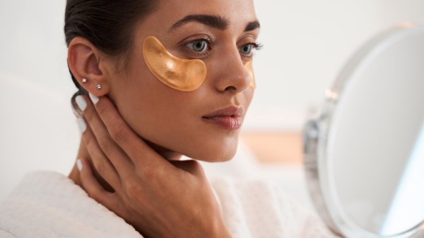 Gold-Eye-Mask-Stock-Photo