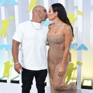Joe and Melissa Gorga, Kane and Katelyn Brown and More Celebs Pack on the PDA at the 2022 MTV VMAs
