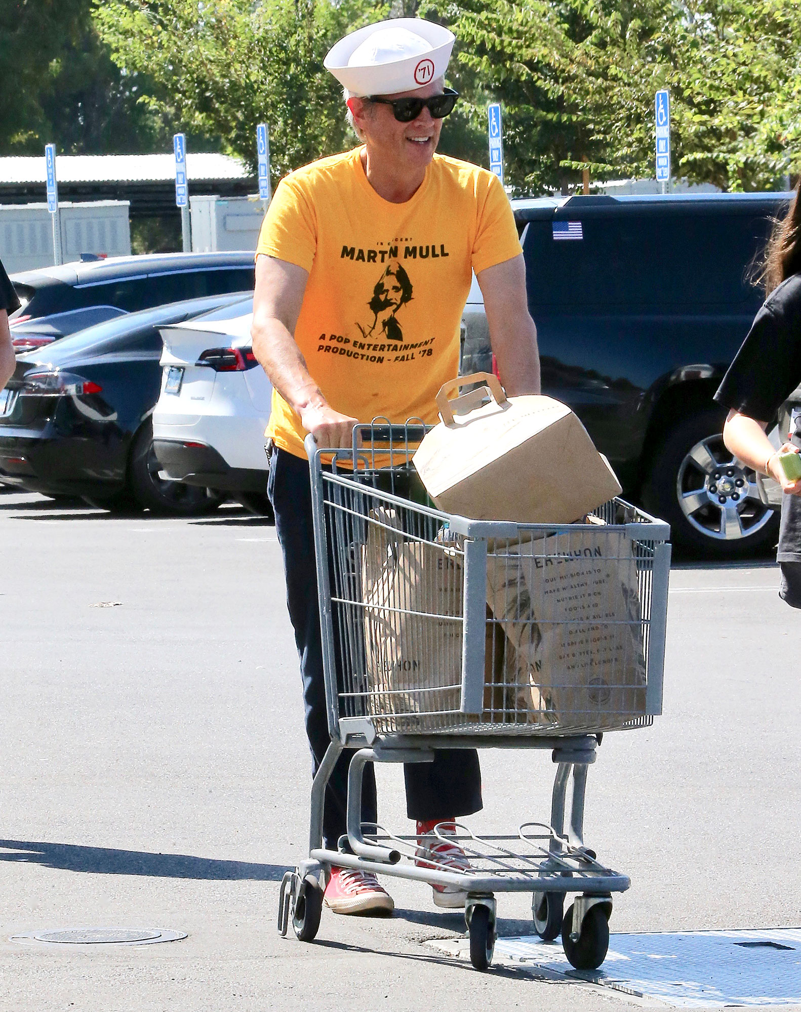 Johnny Knoxville They Go Food Shopping Just Like Us