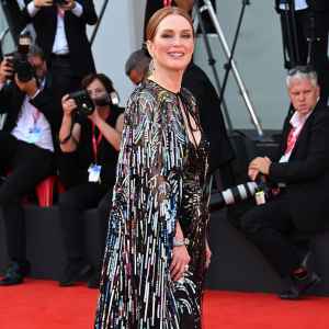 Julianne Moore Stuns in Bedazzled Naked Dress