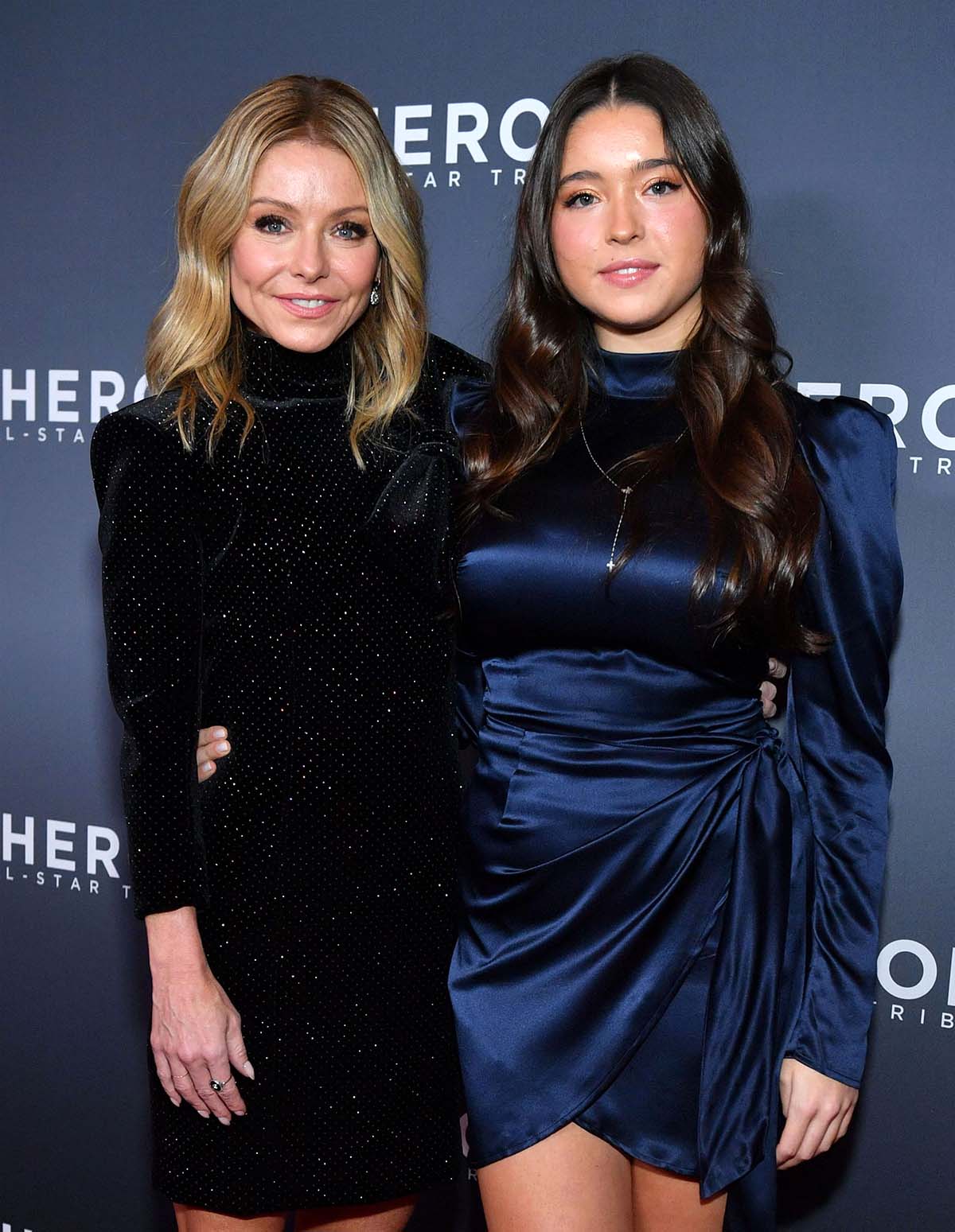 Kelly Ripa Mark Consuelos Tease Daughter Lolas 1st Song