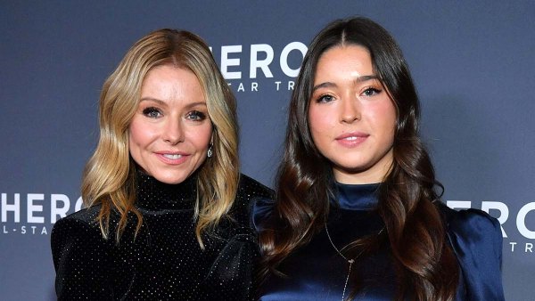 Kelly Ripa Mark Consuelos Tease Daughter Lolas 1st Song