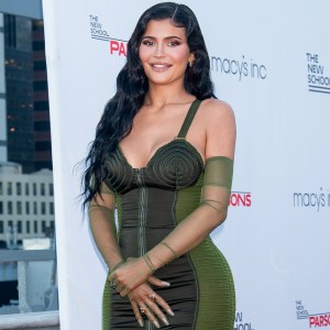 Kylie Jenner Claps Back at Troll Who Commented on Her Lips: 'Go Off'