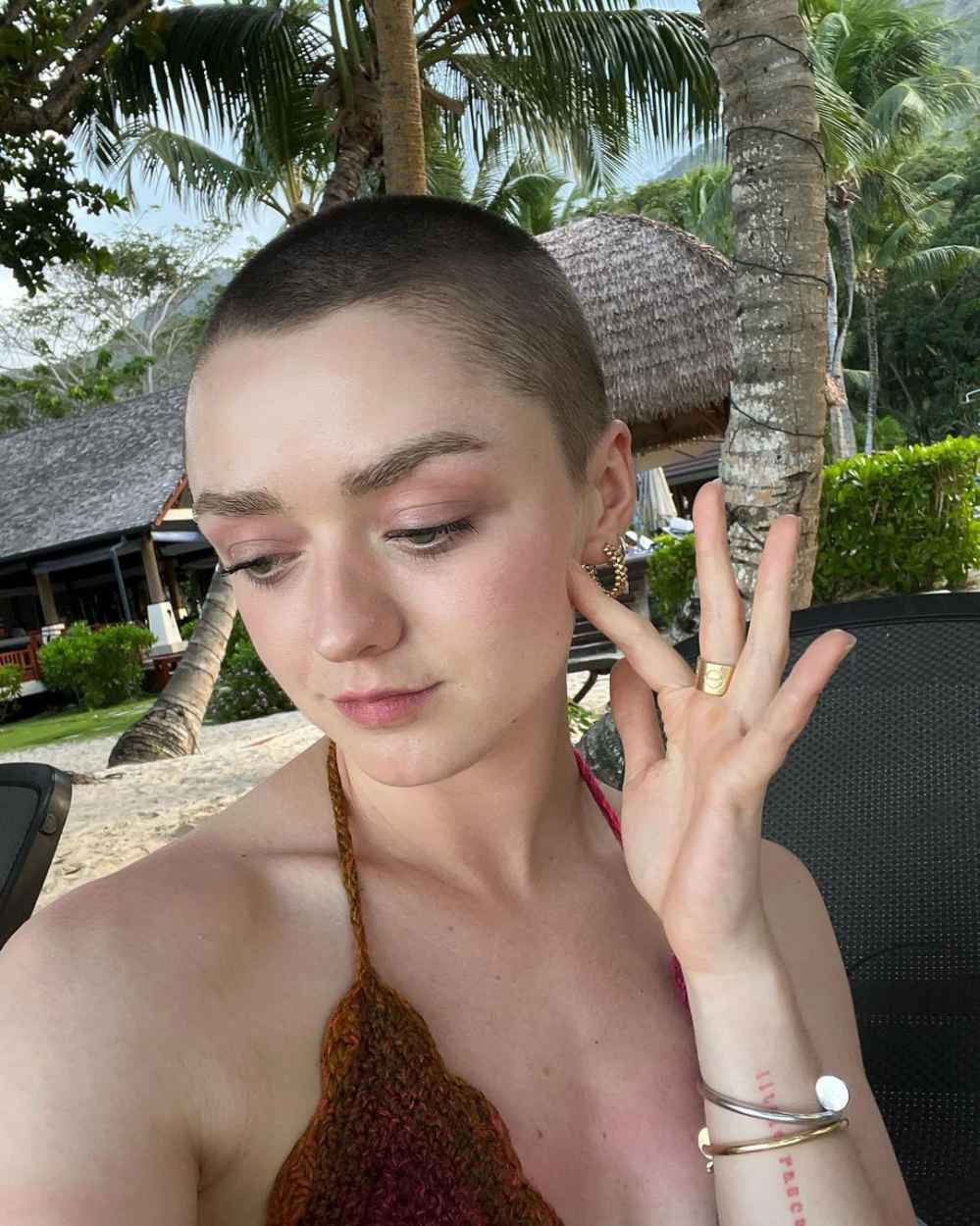 Maisie Williams Debuts Shaved Head