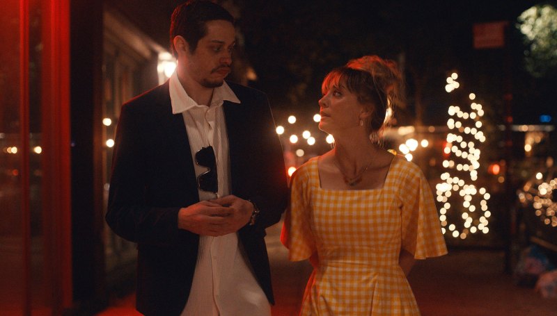 Meet Cute Everything to Know About Pete Davidson and Kaley Cuoco's Sci-Fi Romantic Comedy