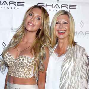 Olivia Newton Johns Daughter Chloe Posts Vintage Photos Mom After Death