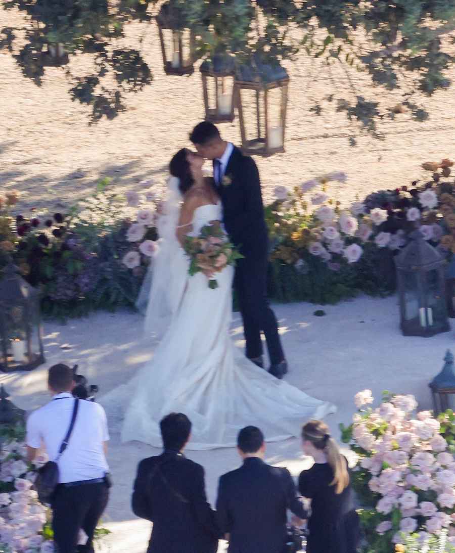 Sarah Hyland and Wells Adams' Wedding Photo Album