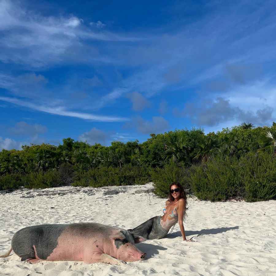 Shirtless Bradley Cooper Irina Shayk Feed, Swim With Pigs While on Vacation