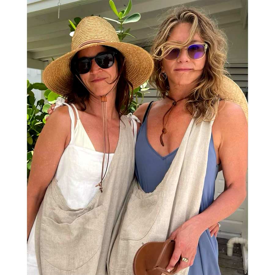Smokin! Jennifer Aniston Reveals Killer Binkini Body While on Vacation: Pics