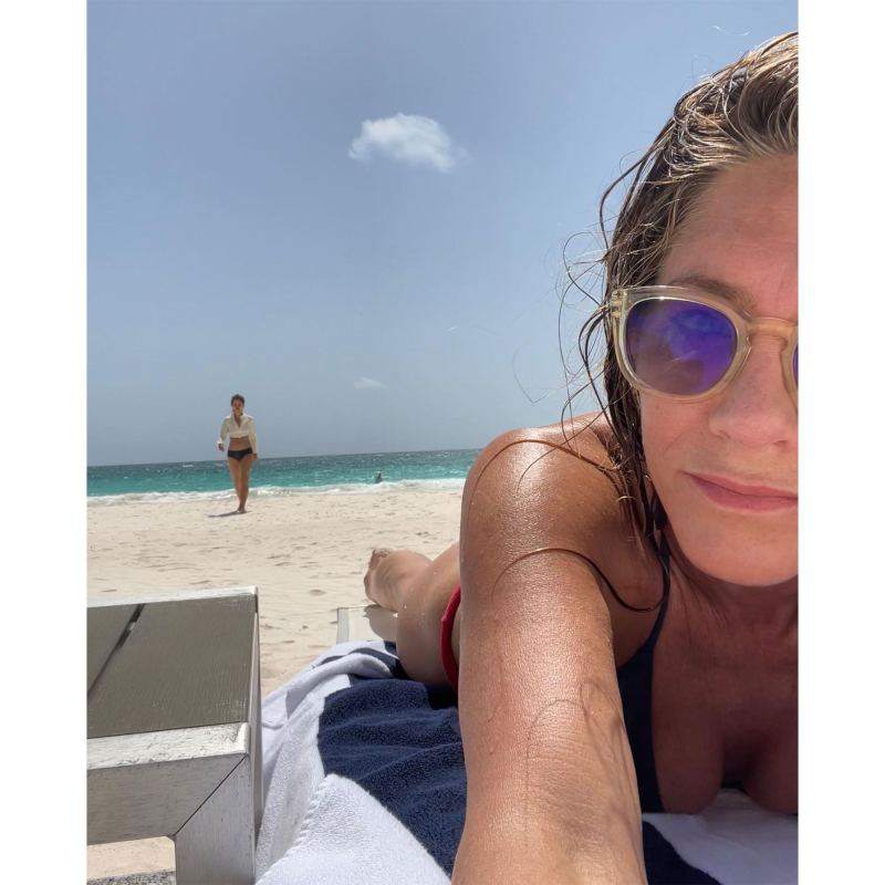 Smokin! Jennifer Aniston Reveals Killer Binkini Body While on Vacation: Pics