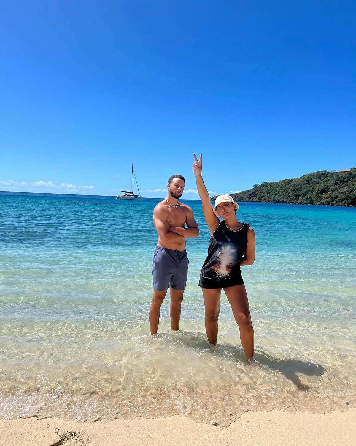 Inside Stephen Curry, Wife Ayesha Currys Beach Vacation Photos