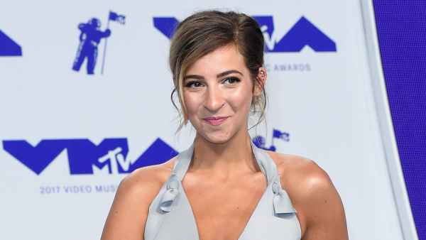 TikTok’s Gabbie Hanna Describes Being 'Detained' by Police Officers After Wellness Check: Watch Video