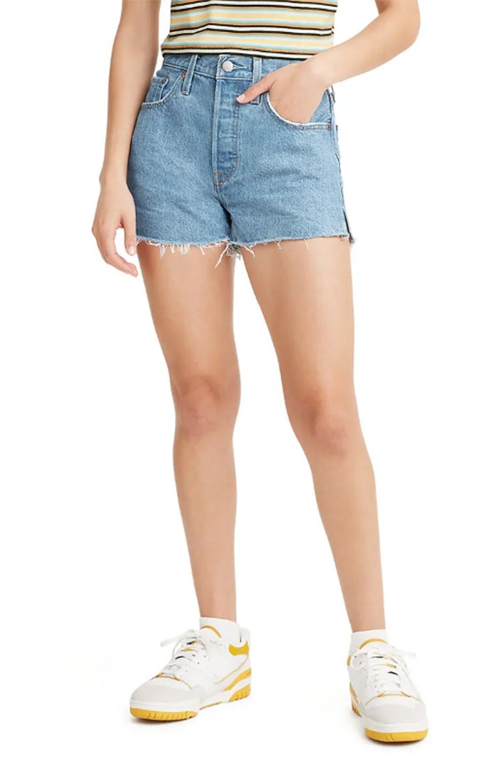 nordstrom-sale-fashion-levis-shorts