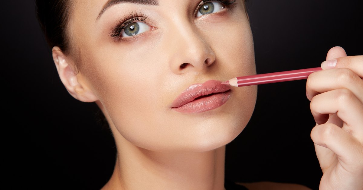 Store the 11 Finest Lip Liners to Plump Your Pout Like Filler Store the 11 Finest Lip Liners to Plump Your Pout Like Filler