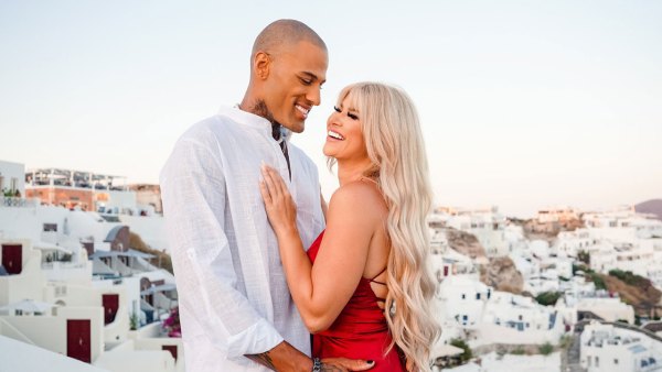 Bachelorette Alum Grant Kemp and Girlfriend Chloe Metcalfe Get Engaged in Greece