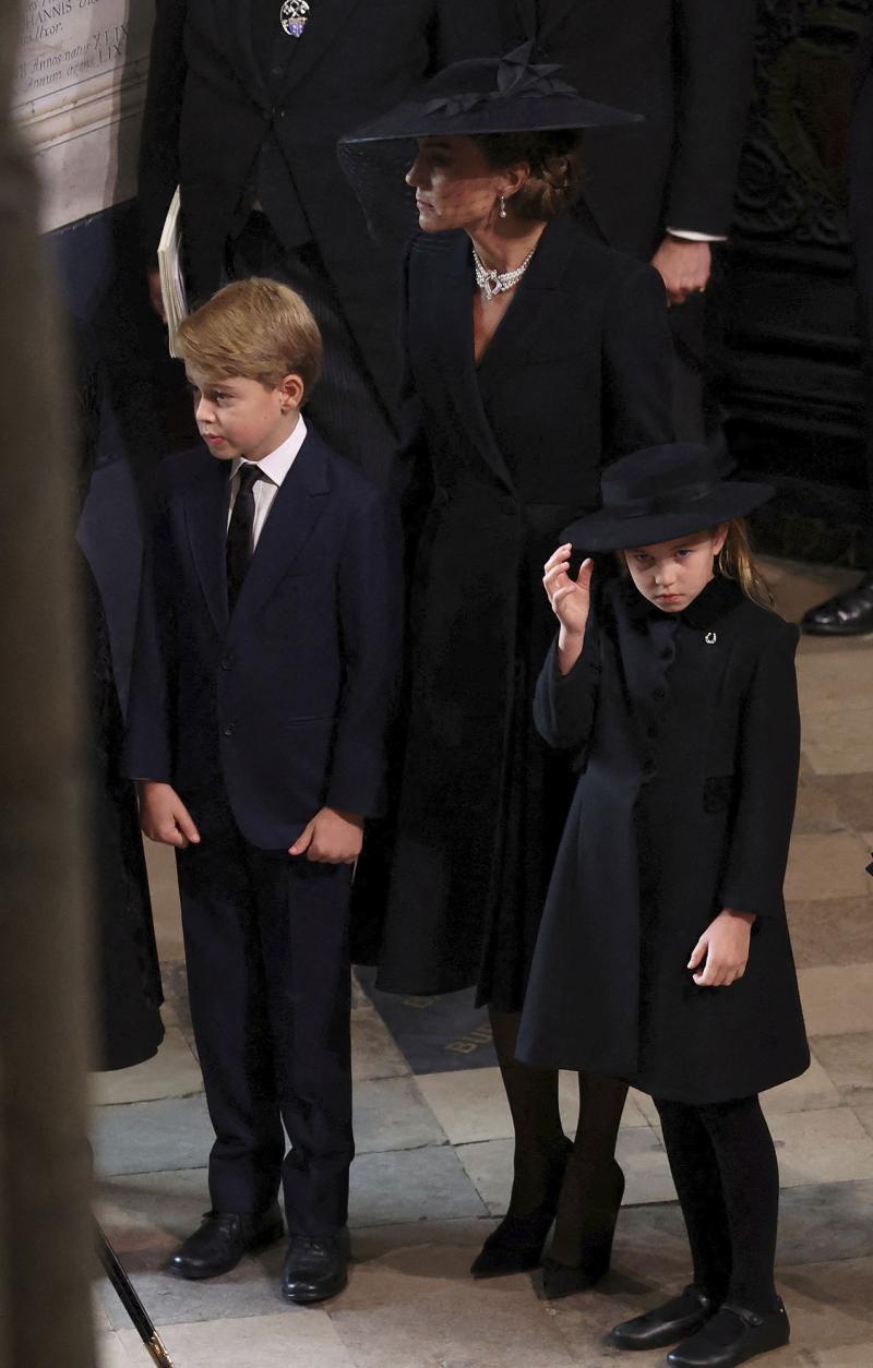 Camilla and Kate Wear Veils to Funeral 3