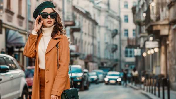 City-Girl-Fashion-Stock-Photo
