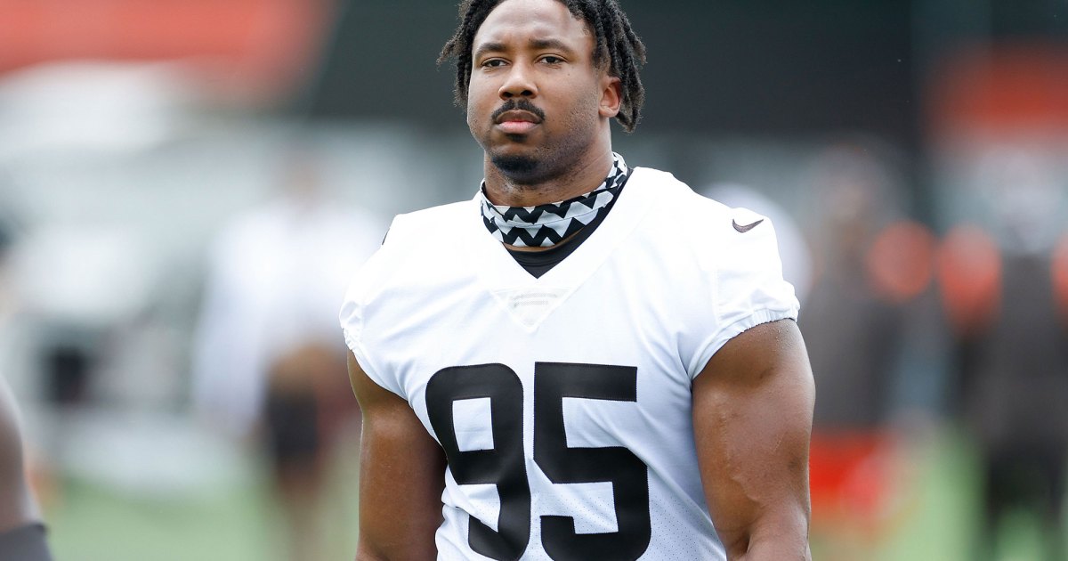 Browns' Myles Garrett transported to hospital after being involved in car  accident: AP