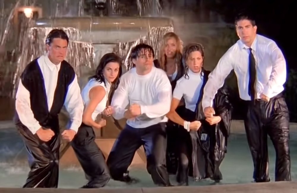 Courteney Cox Mocks Kanye West for Saying &lsquo;Friends&rsquo; Isn't Funny 2