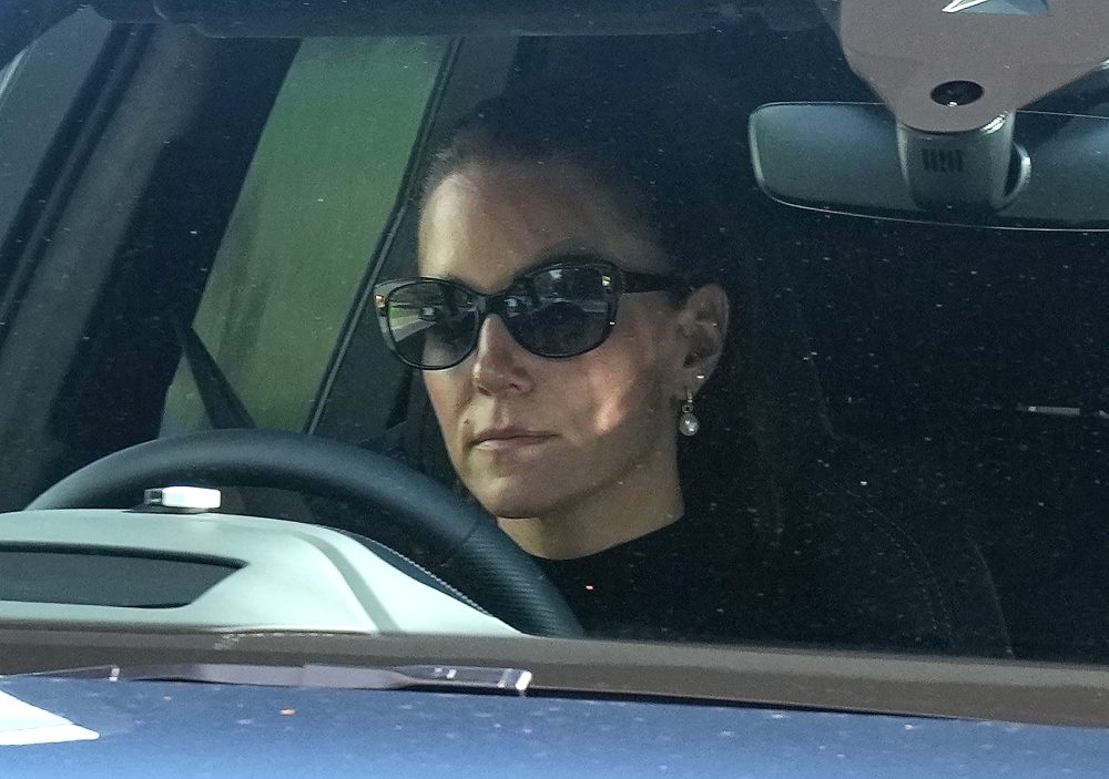 Duchess Kate Spotted Leaving Windsor Castle 1 Day After Queen Elizabeth II's Death: Photo