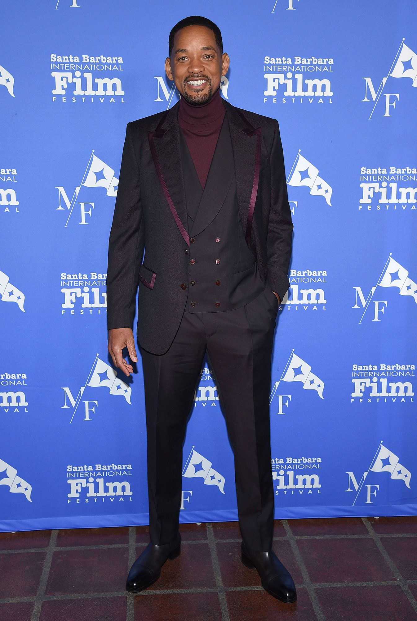 Emmys 2022 Producer Warns Audience Not to Recreate Will Smith Oscars Slap