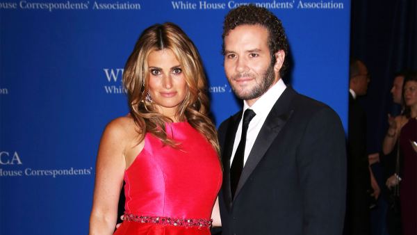 Idina-Menzel-Secretly-Marries-Aaron-Lohr-at-Home-Details-Idina-Menzel-and-Aaron-Lohr