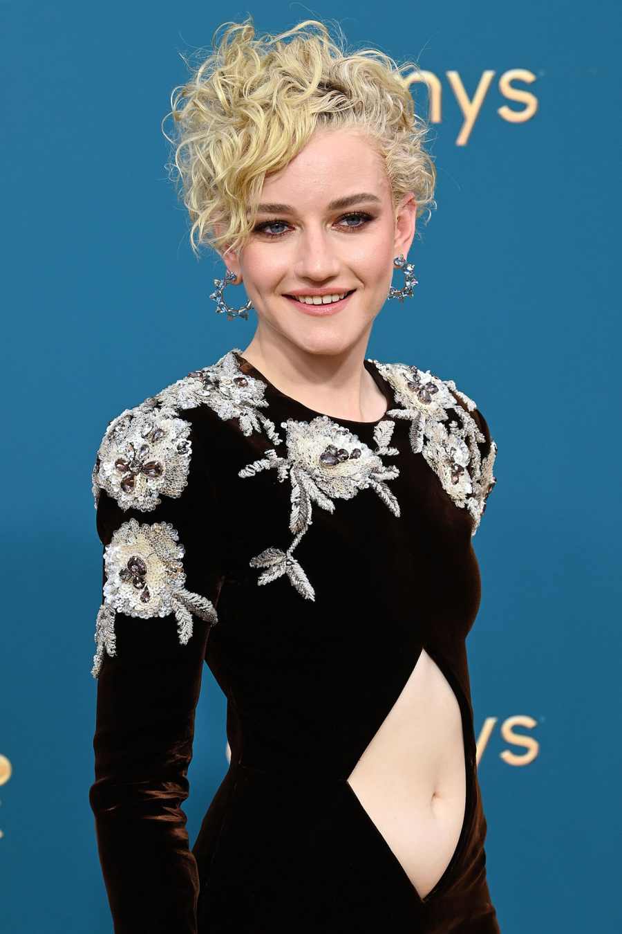 Julia Garner Emmys Best Beauty 2022 Emmys