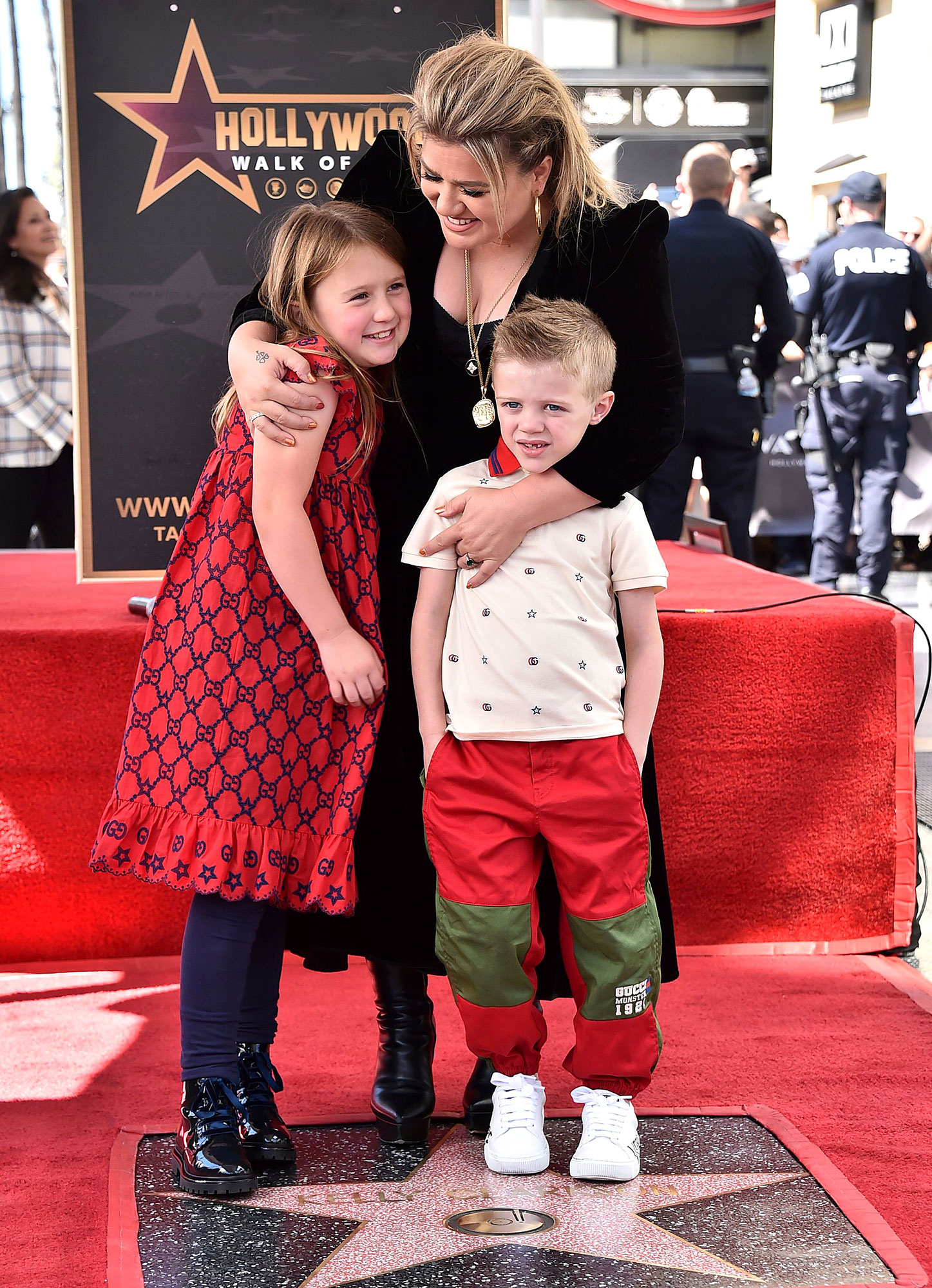 Kelly Clarkson Celebrates Her Hollywood Walk of Fame Star With Kids 3