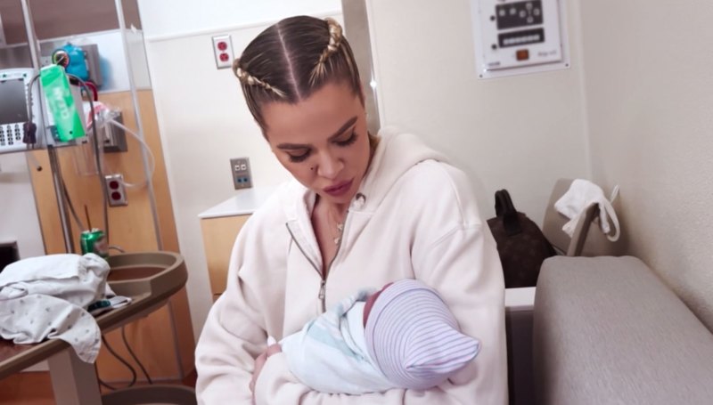 Khloe Kardashian Shares the 1st Photo of Her Tristan Thompson Newborn Son 04