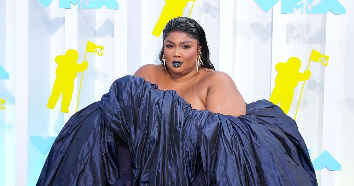 Lizzo Plays 200-Year-Old Flute Once Owned by James Madison