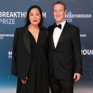 Mark Zuckerberg and Wife Priscilla Chan Are Expecting 3rd Daughter Feature
