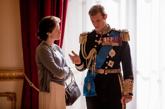 Matt Smith revela que a rainha Elizabeth II costumava assistir 'The Crown' em um projetor - mas o príncipe Philip 'definitivamente não'