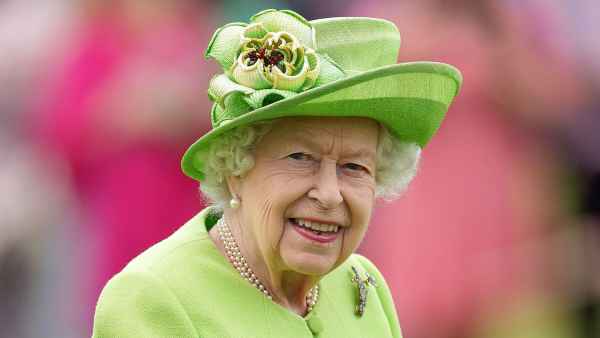 NFL Will Hold Moment of Silence for Queen Elizabeth II Ahead of Thursday Night Football